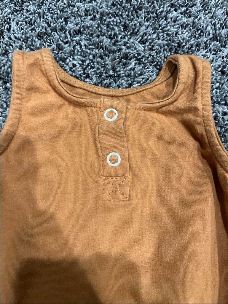 Alice + Ames Sleeveless Henley Romper Bubble | Boys/ Girls 3-6 Months — image 4 of 6